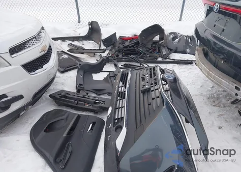 2021 Toyota Venza Limited z USA, uszkodzony, nr VIN JTEAAAAHXMJ009604